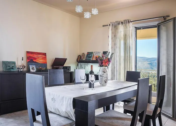 Belle Helens Villa, Lakithra Βίλα
