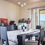 Belle Helens Villa, Lakithra Villa