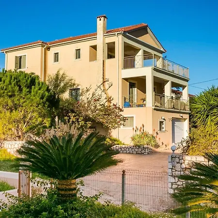 ヴィラ Belle Helens Villa, Lakithra アルゴストリオン