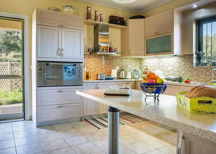 Belle Helens Villa, Lakithra アルゴストリオン